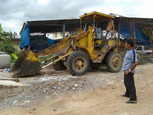 ขายรถตักล้อยางพร้อมใช้ราคาถูก เครื่อง EH100 เฟืองท้าย FUSO ปั้มดี กระบอกไฮดรอริคไม่รั่วไม่ซึม ราคาต่อรองได้ครับ ขายรถตักล้อยางพร้อมใช้ราคาถูก เครื่อง EH100 เฟืองท้าย FUSO ปั้มดี กระบอกไฮดรอริคไม่รั่วไม่ซึม ราคาต่อรองได้ครับ