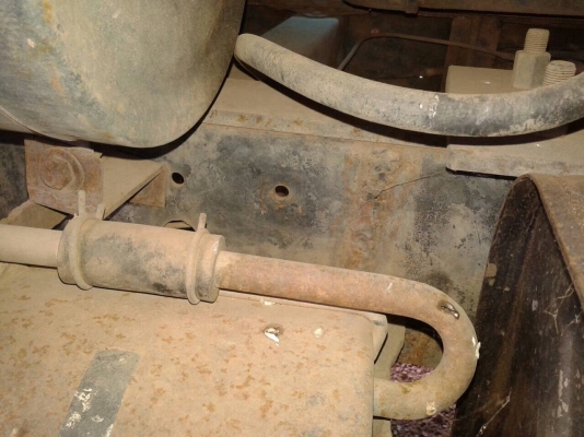 ขายรถบรรทุกน้ำมัน 6 ล้อ TOYOTA BU87 115 แรงม้า ถัง 6,000 ลิตร 3 ห้อง มิเตอร์พร้อม อุปกรณ์ครบทุกอย่าง ทะเบียนเต็มพร้อมโอนครับ