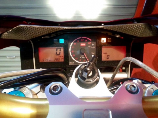 T&amp;T BIKE RAMA2 ขายรถเทพด่วน189000 ฿ aprilia Tuono 1000 ปี 2007 สวยเทพ การันตี รถสวยระดับ พีเมียม ชื่อชั้นดี นำเข้าจาก อิตาลี เอกสาร อินวอย+สรรพสามิต แท้ ฉบับจริงครบ