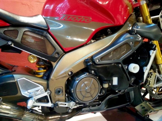 T&amp;T BIKE RAMA2 ขายรถเทพด่วน189000 ฿ aprilia Tuono 1000 ปี 2007 สวยเทพ การันตี รถสวยระดับ พีเมียม ชื่อชั้นดี นำเข้าจาก อิตาลี เอกสาร อินวอย+สรรพสามิต แท้ ฉบับจริงครบ