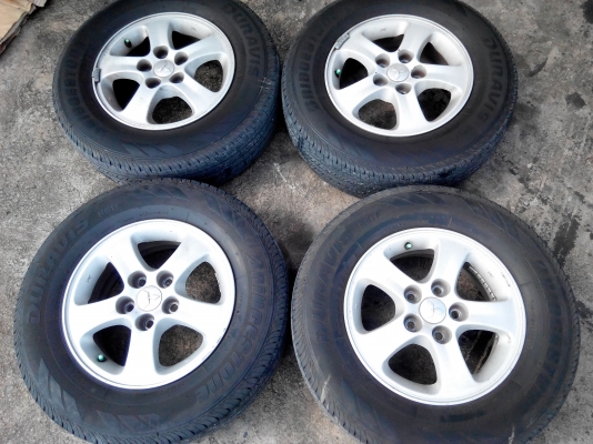 แม็กเดิม Triton ขอบ15 พร้อมยางดอกแน่นๆ ล้นๆ