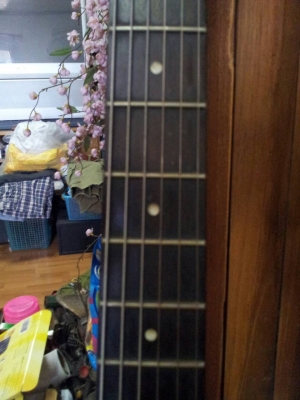 ขายกีต้าไฟฟ้า Yamaha เนื้อไม้แท้ชิ้นเดียว ลายไม้ สุดคลาสสิค เสียงดีมาก