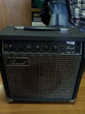 ขายกีต้าไฟฟ้า Yamaha เนื้อไม้แท้ชิ้นเดียว ลายไม้ สุดคลาสสิค เสียงดีมาก