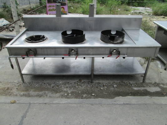 เตา 3 หัว  ขนาดใหญ่   จากร้านอาหารงามวงศ์วาน