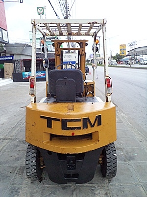 ขายรถยกTCM 2 ตัน  เครื่องดีเซลอีซูซุ  กระบอกคู่  เสาสูง 3 เมตร   ยางตันใหม่  พวงมาลัยเพาเว่อร์  สีเดิมจากนอก นำเข้าจากญี่ปุ่น ใช้งานได้ทันที ราคา 200000