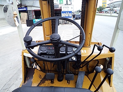 ขายรถยกTCM 2 ตัน  เครื่องดีเซลอีซูซุ  กระบอกคู่  เสาสูง 3 เมตร   ยางตันใหม่  พวงมาลัยเพาเว่อร์  สีเดิมจากนอก นำเข้าจากญี่ปุ่น ใช้งานได้ทันที ราคา 200000