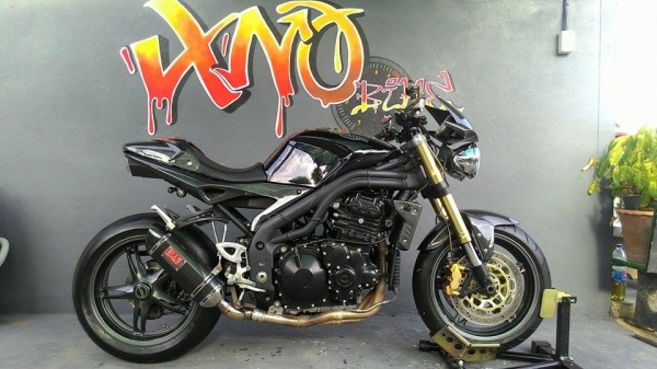 (ขาย )Triumph Speed Triple 1050 ปี 2008 สภาพหล่อๆ