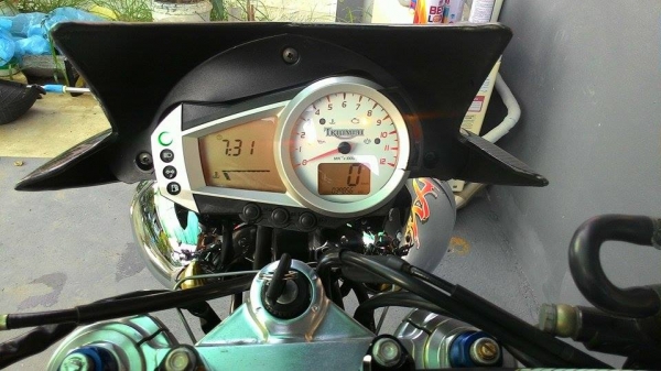 (ขาย )Triumph Speed Triple 1050 ปี 2008 สภาพหล่อๆ