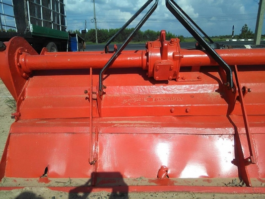 ขายด่วนโรตารี่พร้อมใช้งาน ขนาด 1.77 เมตร ใช้งานกับรุ่น 45 47 และM5000 ข้อปั่นใน 9 ข้อ ราคาขายที่ 25000 บาท ตราช้างของแท้