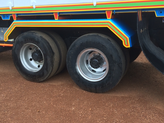 Hino เมกก้า320