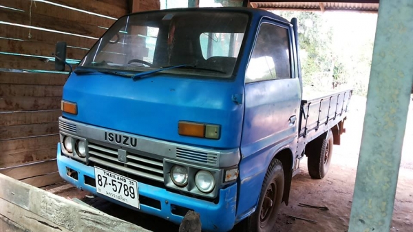 ***ขายแล้วครับขอบคุณ Truck2hand ขาย4ล้อกลาง ISUZU TLD วางเครื่อง 4BC2-100แรงฝาดำ เกียร์สั้นสายแล้ว เครื่องดี แน่น แรงดี ฟิตมาไม่นาน สตาร์ทติดง่าย เกียร์ดีไม่หลุด ช่วงล่างเดิม เฟืองท้ายเพลาลอย คัสซีดี เดิม มีบวมซับช่วงคอนิดๆ เสริมเหล็กบนแล้ว แข็งแรง คัสซีห