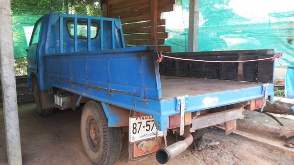 ***ขายแล้วครับขอบคุณ Truck2hand ขาย4ล้อกลาง ISUZU TLD วางเครื่อง 4BC2-100แรงฝาดำ เกียร์สั้นสายแล้ว เครื่องดี แน่น แรงดี ฟิตมาไม่นาน สตาร์ทติดง่าย เกียร์ดีไม่หลุด ช่วงล่างเดิม เฟืองท้ายเพลาลอย คัสซีดี เดิม มีบวมซับช่วงคอนิดๆ เสริมเหล็กบนแล้ว แข็งแรง คัสซีห