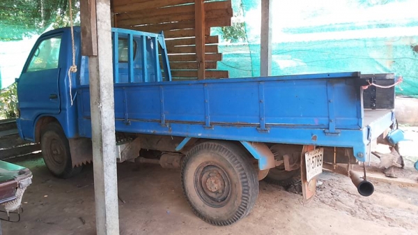 ***ขายแล้วครับขอบคุณ Truck2hand ขาย4ล้อกลาง ISUZU TLD วางเครื่อง 4BC2-100แรงฝาดำ เกียร์สั้นสายแล้ว เครื่องดี แน่น แรงดี ฟิตมาไม่นาน สตาร์ทติดง่าย เกียร์ดีไม่หลุด ช่วงล่างเดิม เฟืองท้ายเพลาลอย คัสซีดี เดิม มีบวมซับช่วงคอนิดๆ เสริมเหล็กบนแล้ว แข็งแรง คัสซีห