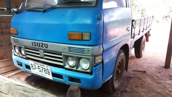 ***ขายแล้วครับขอบคุณ Truck2hand ขาย4ล้อกลาง ISUZU TLD วางเครื่อง 4BC2-100แรงฝาดำ เกียร์สั้นสายแล้ว เครื่องดี แน่น แรงดี ฟิตมาไม่นาน สตาร์ทติดง่าย เกียร์ดีไม่หลุด ช่วงล่างเดิม เฟืองท้ายเพลาลอย คัสซีดี เดิม มีบวมซับช่วงคอนิดๆ เสริมเหล็กบนแล้ว แข็งแรง คัสซีห