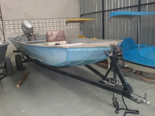 ขายเรือ16ฟุตพร้อมเทเลอร์ เครื่อง50แรง4จังหวะ ฮอนด้า