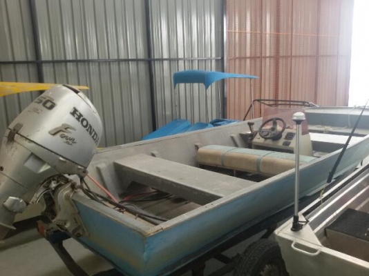 ขายเรือ16ฟุตพร้อมเทเลอร์ เครื่อง50แรง4จังหวะ ฮอนด้า