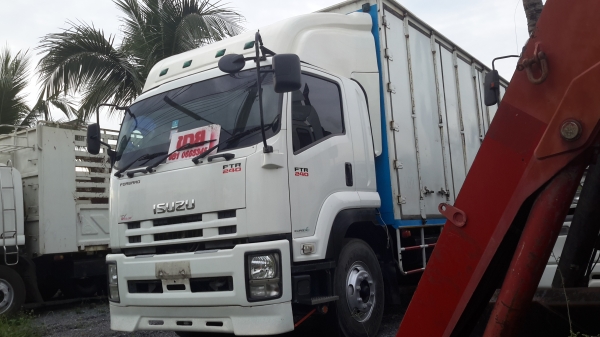 รถหกล้อบรรทุกตู้ ISUZU FTR 240 แรงม้า ซูเปอร์วาลูย์ ตู้ 10 บาน ยางสวย 6 เส้น รถหกล้อบรรทุกตู้ ISUZU FTR 240 แรงม้า ซูเปอร์วาลูย์ ตู้ 10 บาน ยางสวย 6 เส้น