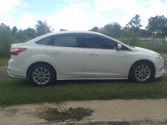ขายดาวน์ถูกๆ 10000฿ Ford Focus 2.0 ปี12