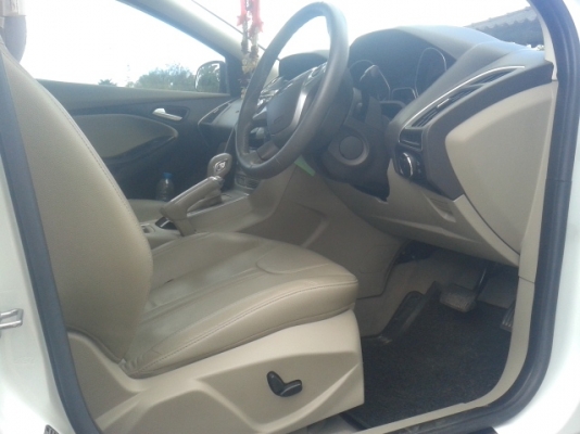 ขายดาวน์ถูกๆ 10000฿ Ford Focus 2.0 ปี12 ขายดาวน์ถูกๆ 10000฿ Ford Focus 2.0 ปี12