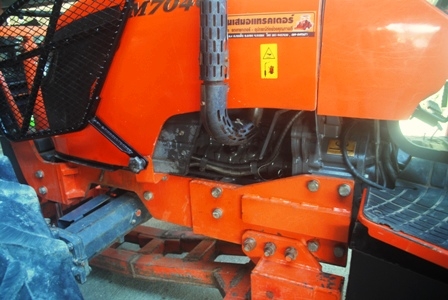 ขายรถไถ Kubota M7040 (4WD) พร้อมดันหน้า สีเดิม รถพร้อมใช้งานครับ
