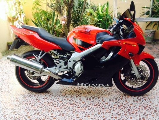 ขาย/แลก CBR600F4ปี2002(ต้นปี)เครื่องแน่นแรงๆ ขาย/แลก CBR600F4ปี2002(ต้นปี)เครื่องแน่นแรงๆ