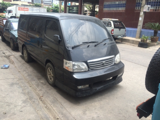 ขายรถตู้ตาเพชรครับ