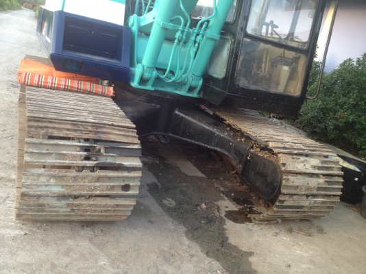 ขายKOMATSU PC120-3 สภาพสวย พร้อมใช้งาน เครื่องดี ช่วงล่างดี เอวไม่หลวม โซ่บรูทดี ลอลเลอร์เต็ม7ลูกไม่มีเเตก มีเเอร์ ราคาต่อรองได้