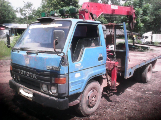 ขายรถบรรทุก 6 ล้อติดเครน TOYOTA 120 แรงม้า เครน 3 ตัน แจ้งลงเล่มแล้ว ราคา 250000