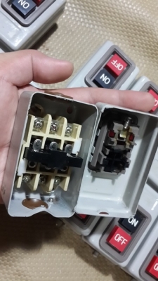 สวิทส์ On-Off   3เฟส หรื่อ เฟสเดี่ยว ก็ไดครับ  มีเข้ามา16 ครับ