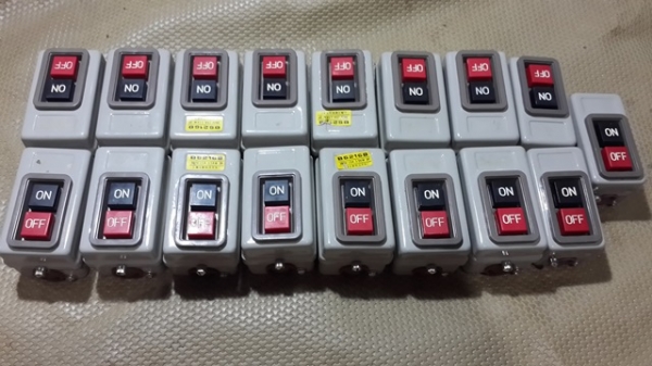 สวิทส์ On-Off   3เฟส หรื่อ เฟสเดี่ยว ก็ไดครับ  มีเข้ามา16 ครับ