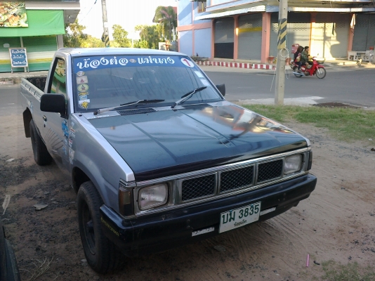 นิสสันเครื่องแดงเดิม ๆ สวยมากพร้อมใช้ขายถูก