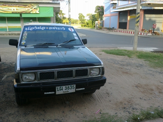 นิสสันเครื่องแดงเดิม ๆ สวยมากพร้อมใช้ขายถูก