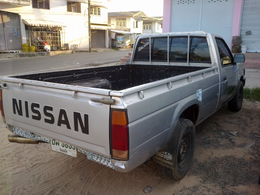 นิสสันเครื่องแดงเดิม ๆ สวยมากพร้อมใช้ขายถูก