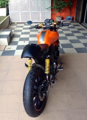 ด่วนๆครับรถสวย RKV200 Cafe' ของแต่งเยอะ ด่วนๆครับรถสวย RKV200 Cafe' ของแต่งเยอะ