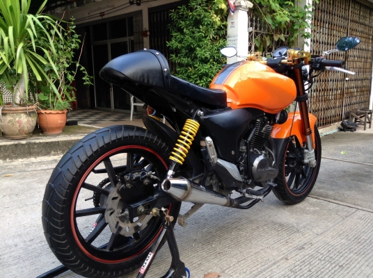 ด่วนๆครับรถสวย RKV200 Cafe' ของแต่งเยอะ ด่วนๆครับรถสวย RKV200 Cafe' ของแต่งเยอะ