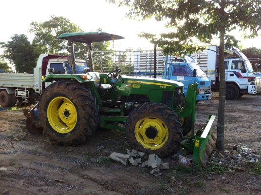 ต้องการขายดาวรถไถ  จอนเดียร์  5610  เทอร์โบ สองเพลา