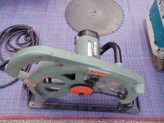 ขายวงเดือน 14 นิ้ว HITACHI 220V. สภาพสวยพร้อมใบ จัดส่งได้ครับ