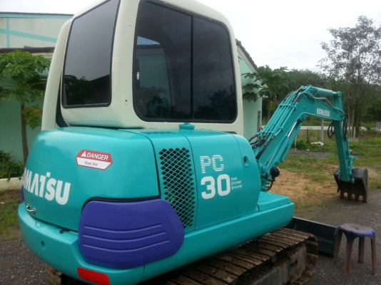 PC30-7เก๋งตู้..แอร์เย็นS/N 19348 รถสวย เต็ม พร้อมใช้ มีลายเจาะ..กระแทก ไฟฟ้าครบ ทำงาน 9พันกว่า ชม.