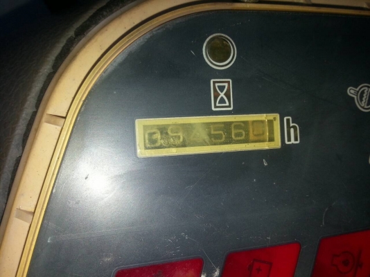 PC30-7เก๋งตู้..แอร์เย็นS/N 19348 รถสวย เต็ม พร้อมใช้ มีลายเจาะ..กระแทก ไฟฟ้าครบ ทำงาน 9พันกว่า ชม.