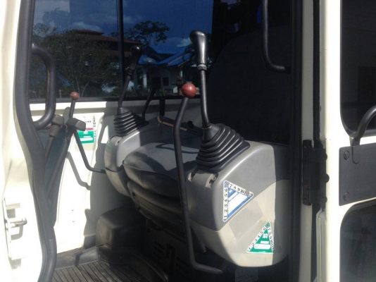 PC30-7เก๋งตู้..แอร์เย็นS/N 19348 รถสวย เต็ม พร้อมใช้ มีลายเจาะ..กระแทก ไฟฟ้าครบ ทำงาน 9พันกว่า ชม.