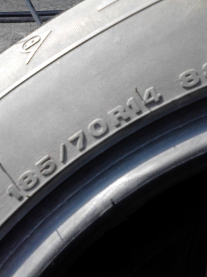 185/70R14 DUNLOP SP SPORT 490 มี 2 เส้น ปี 2012 ไม่มีปะ TEL.081-427-3941 185/70R14 DUNLOP SP SPORT 490 มี 2 เส้น ปี 2012 ไม่มีปะ TEL.081-427-3941