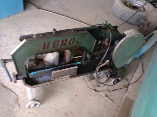 แท่นเลื่อยฮีโร่