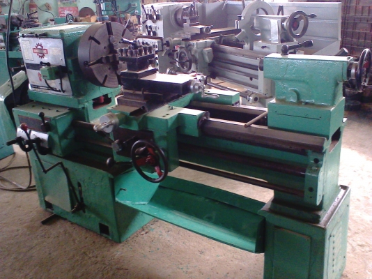 เครื่องกลึง 6 ฟุต