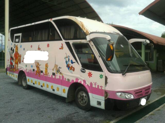 ขายรถมินิบัสแอร์ HINO DUTRO 130 แรงม้าปี 2548 25 ที่นั่ง เครื่องปั่นแอร์นอกเป็นเครื่อง ISUZU ราคา 300000 ต่อรองได้