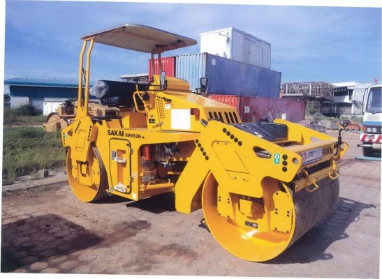 รถบดถนนสั่นสะเทือนล้อเรียบ SAKAI รุ่นSW ุ652H-1K