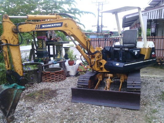 ขายแบคโฮ Komatsu PC 20 รุ่น5 tel 081-8857576