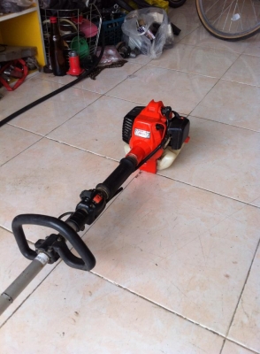 ขายเครื่องตัดหญ้ามือ2ญี่ปุ่น kioritz. สภาพพร้อมไช้งาน เครื่องดีติดง่าย ราคา3000 บาท. ส่งทั่วไทย