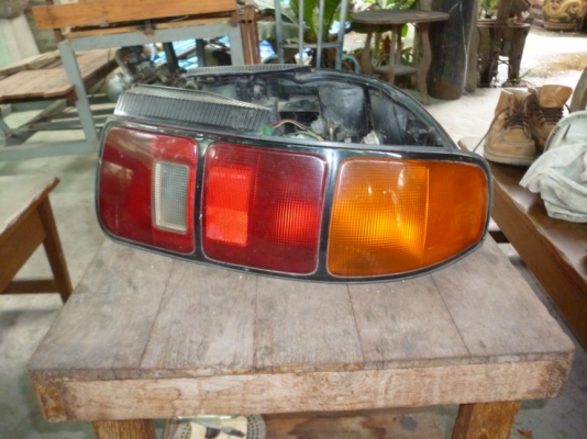 ขาย ไฟหน้าเซรก้า ไฟเลี้ยว อีกหลายดวง ขายหมดเลยไม่ใช้แล้ว ขาย ไฟหน้าเซรก้า ไฟเลี้ยว อีกหลายดวง ขายหมดเลยไม่ใช้แล้ว