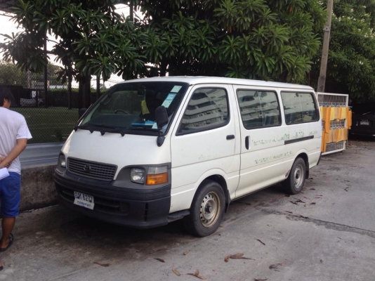 ขาย รถตู้ Hiace ปี 2002 เครื่อง 5L สภาพสวย 135,000 บาท กทม.