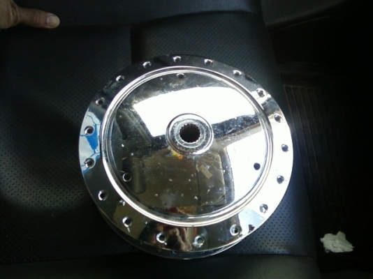 ขายดุมหลัง ออโต้เมติก yamaha honda ชุบโครเมียม ราคา 300 บาท